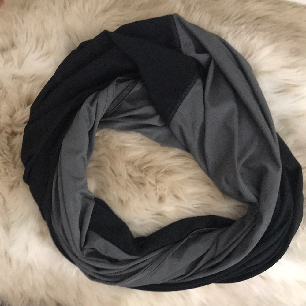 Fabletics Two Tone Circle Scarf